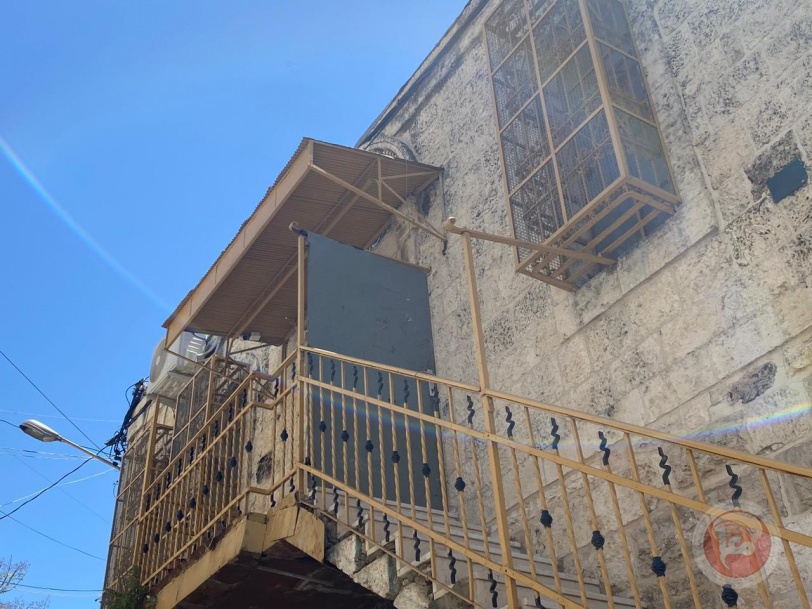 الاحتلال يُغلق مبنى بلدية الخليل القديم "باللحام" 