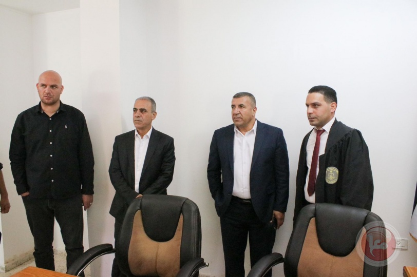 محافظ الخليل يتفقد مقر النيابة العامة في شمال المحافظة
