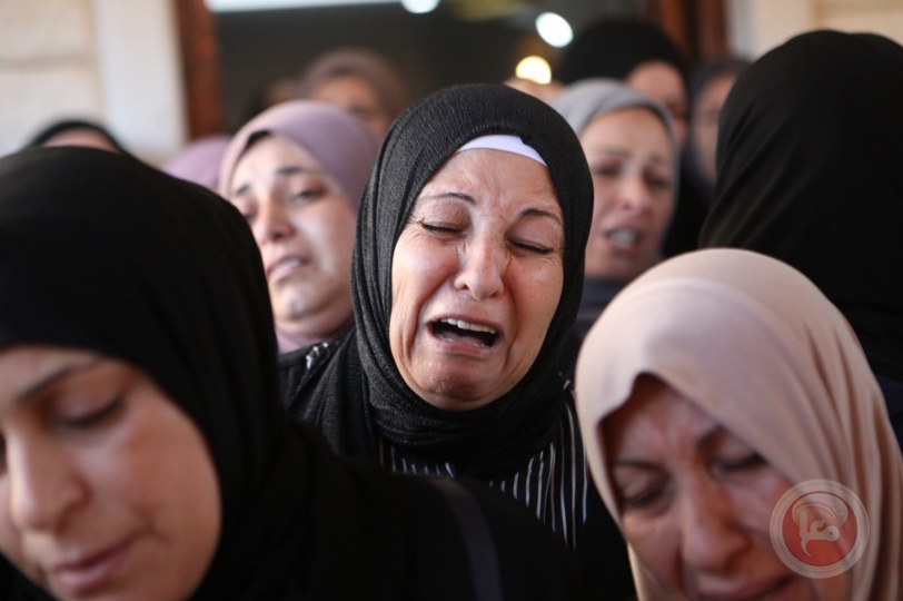 صور- أهالي دورا تشيع جثمان الشهيد محمود الحروب الى مثواه الأخير