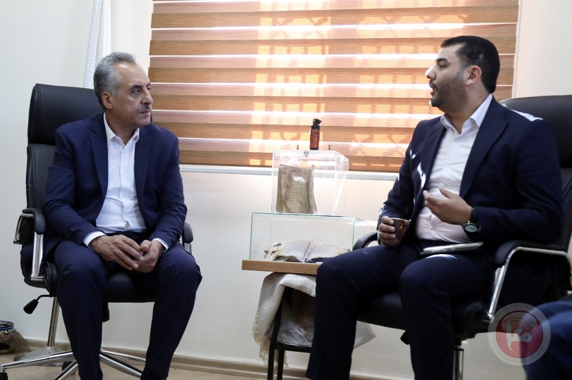 مدير مخابرات محافظة الخليل يتفقد الحرم الإبراهيمي