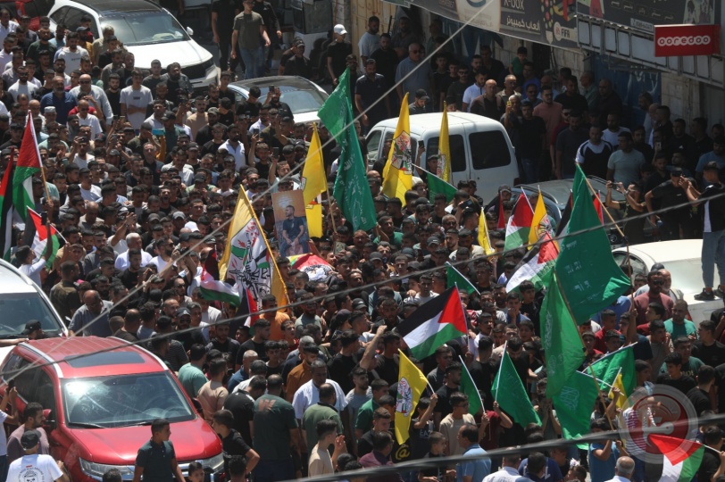 صور- أهالي دورا تشيع جثمان الشهيد محمود الحروب الى مثواه الأخير