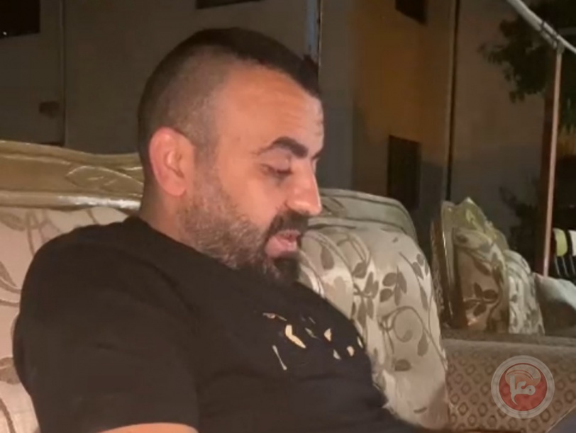 نجاة عائلة بعد القاء جندي قنبلة صوت داخل سيارتهم وانفجارها في الخليل