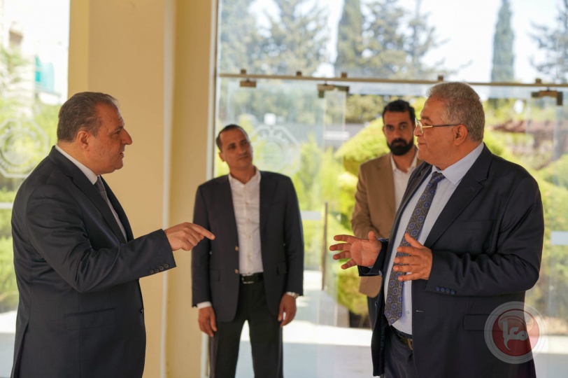 السفير الأردني يزور رئيس جامعة القدس ويشيد بالقفزة النوعية التي تشهدها الجامعة مؤخرا