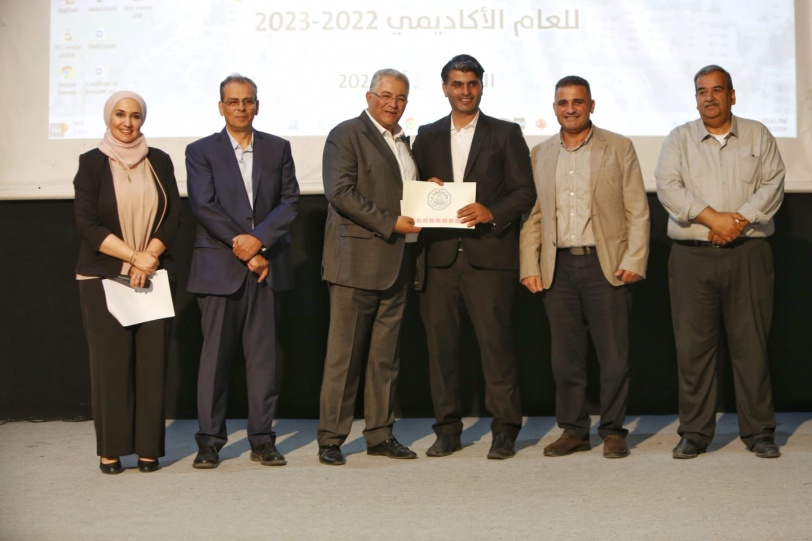 جامعة القدس تكرم باحثيها 