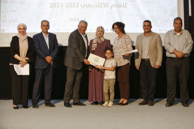 جامعة القدس تكرم باحثيها 