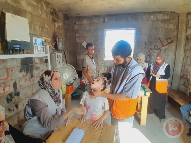 التطعيم في قلب المخيمات: الهلال الأحمر يقدم تطعيمات شلل الأطفال لذوي الإعاقة ومرضى السرطان