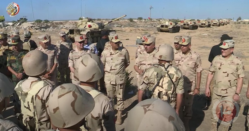 بالصور ..رئيس أركان الجيش المصري يجري زيارة مفاجئة على حدود غزة