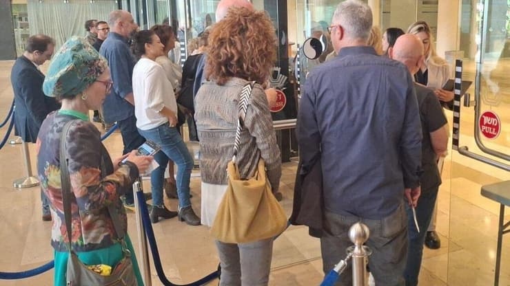 آلة تصوير وكاميرات متطورة: تشديد الإجراءات الأمنية حول نتنياهو