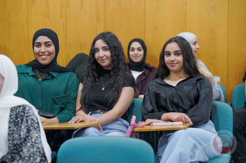 جامعة القدس تعقد محاضرة بعنوان "العقل المحاصر: أنماط التفكير المعيقة لنهضة المجتمع العربي"