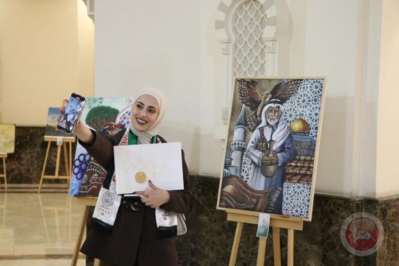 جامعة القدس: الطالبة ميرا غنيم تحصد المركز الـ3 بمسابقة "إشراقات فنية" في الشارقة