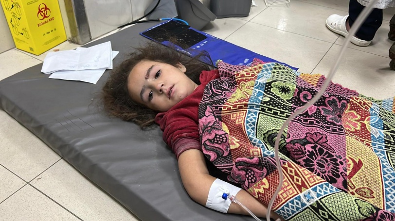 عشرات الشهداء بقصف منازل وخيام وإخلاء مشافي