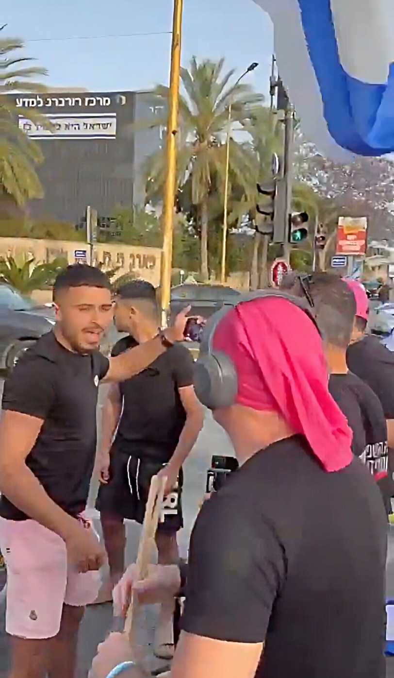 إسرائيل: الاعتداء على متظاهرين يطالبون بإعادة الأسرى 