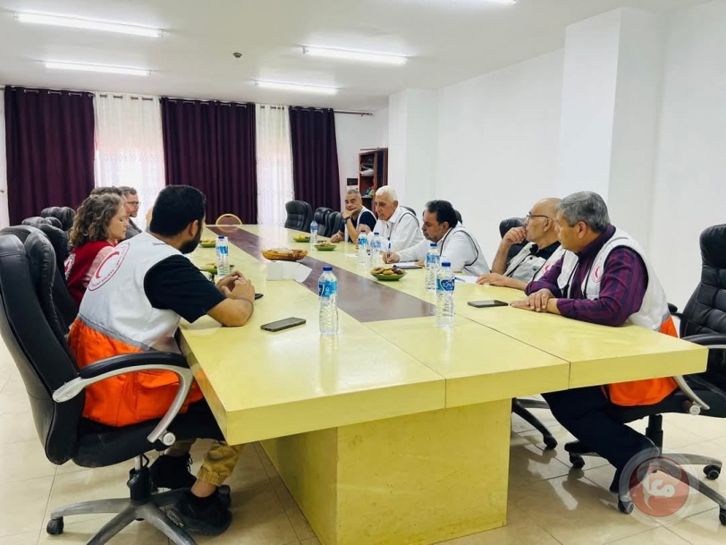 مدير بعثة الصليب الأحمر يطّلع على احتياجات الهلال الأحمر في غزة ويؤكد دعم الجهود الإنسانية