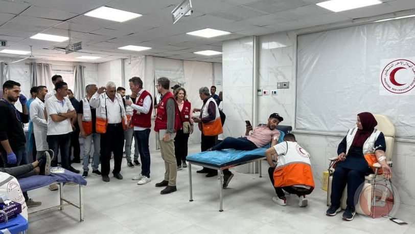 مدير بعثة الصليب الأحمر يطّلع على احتياجات الهلال الأحمر في غزة ويؤكد دعم الجهود الإنسانية