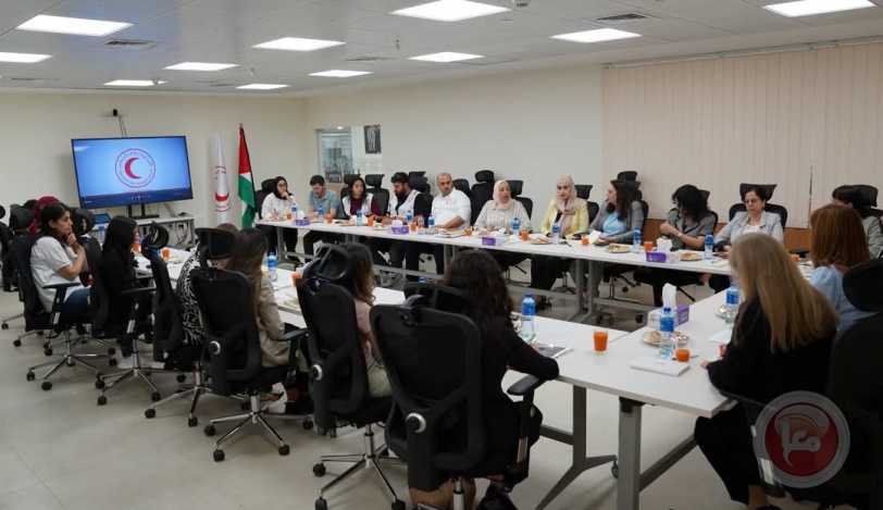 وفد من الحكومة البريطانية يزور جمعية الهلال الأحمر للاطلاع على جهودها الإنسانية في الضفة الغربية وقطاع غزة