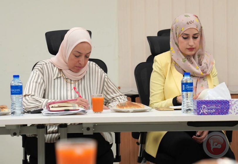 وفد من الحكومة البريطانية يزور جمعية الهلال الأحمر للاطلاع على جهودها الإنسانية في الضفة الغربية وقطاع غزة