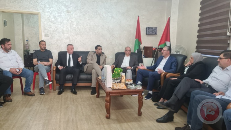 مؤسسات الخليل الاقتصادية تبحث الوضع العام وزيادة التعاون المشترك