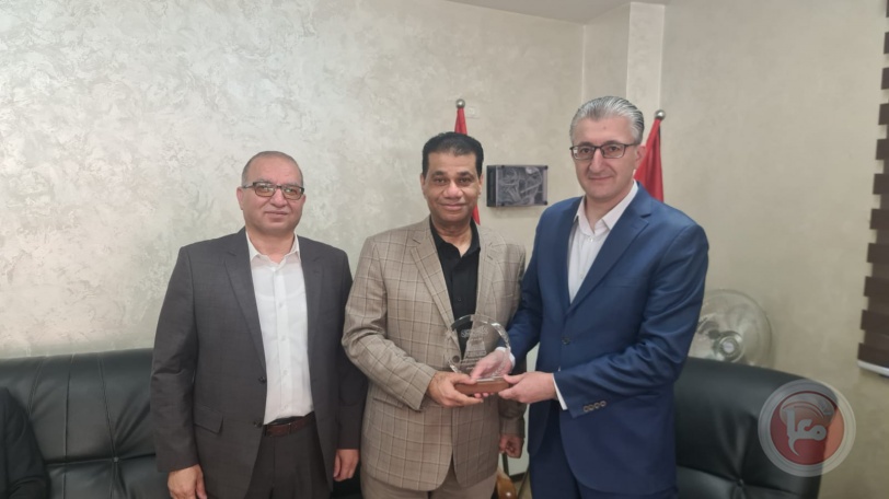 مؤسسات الخليل الاقتصادية تبحث الوضع العام وزيادة التعاون المشترك