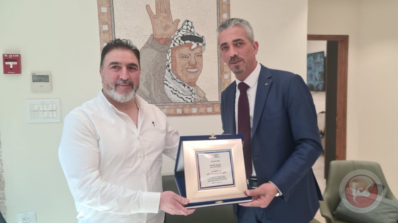 نقيب المهندسين يلتقي مع إدارة هيبرون اكسبو