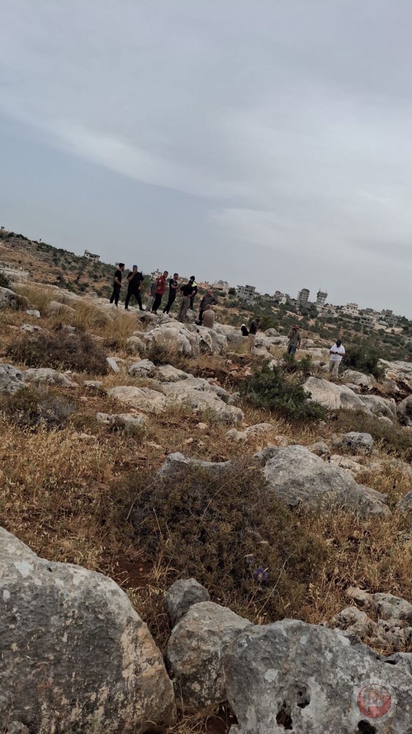 مستوطنون يجرفون أراض في سرطة غرب سلفيت
