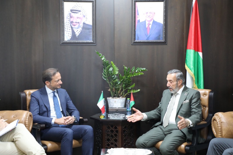 وزير العدل يجتمع مع القنصل العام الإيطالي