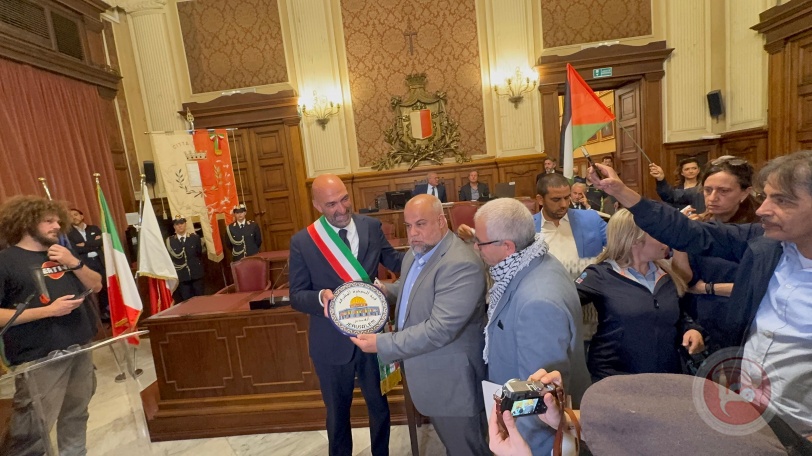 بلدية ماري الإيطالية تمنح الصحفي وائل الدحدوح مفتاح المدينة