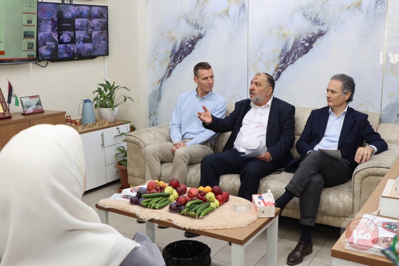 رئيس بلدية الخليل يستقبل القنصل الإسباني والسفير الدنماركي ومدير منظمة الأمم المتحدة للأغذية والزراعة