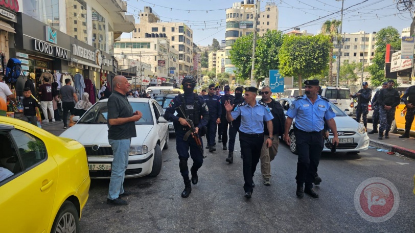 البدء بأزالة التعديات من وسط الخليل