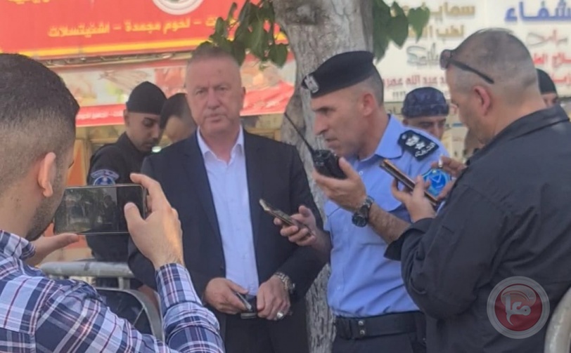 البدء بأزالة التعديات من وسط الخليل