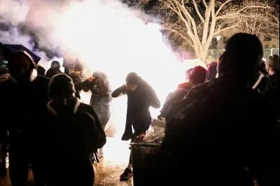 فوضى في لوس أنجلوس: اعتقال 200 متظاهر وفرض حظر تجول ليلي