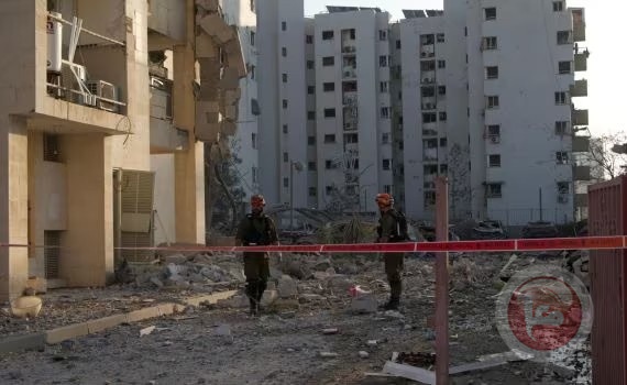 بالصور: دمار واسع في بئر السبع..مباني تضررت بشكل كبير والبحث جار عن مفقودين 