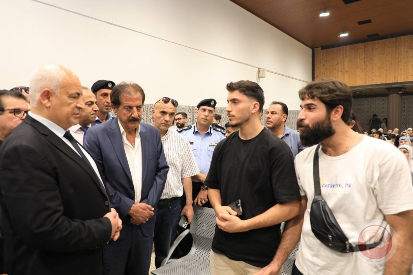 وزير الداخلية الفلسطيني يزور معبر الكرامة