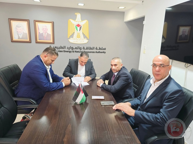 اتفاقية تسوية مالية بين بلديتي يطا والظاهرية وسلطة الطاقة وشركة كهرباء الجنوب
