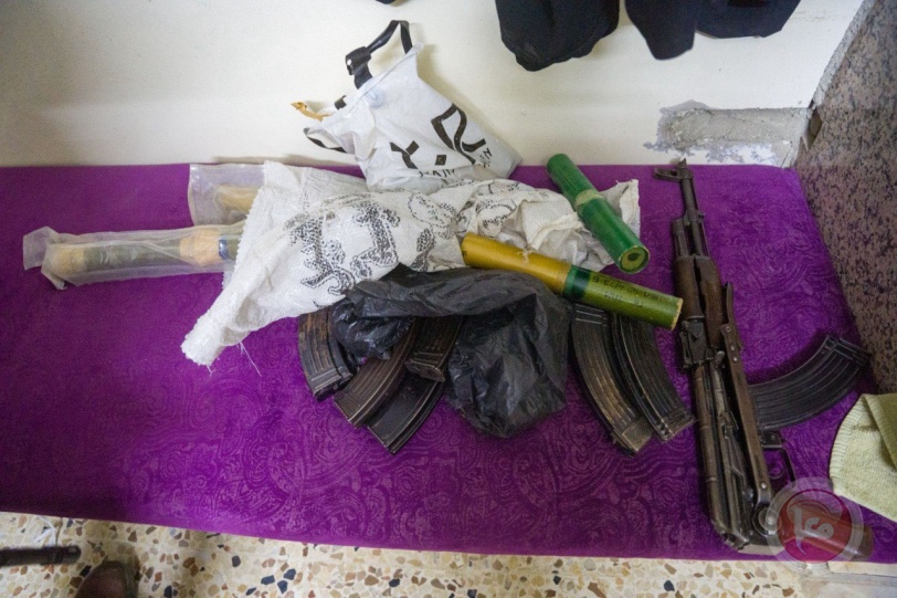 الجيش الاسرائيلي يعلن اعتقال عدد من تجار الأسلحة جنوب سوريا 