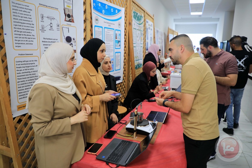 طلبة الهندسة في"العربية الأمريكية" يعرضون مشاريع تخرجهم الإبداعية