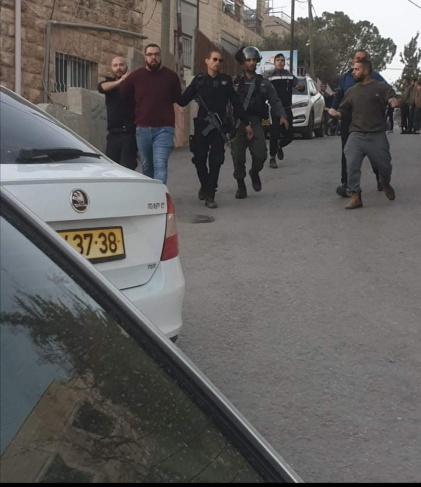 الاحتلال يمنع توزيع المساعدات لأهالي  صور باهر