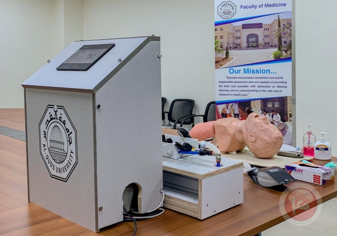 رئيس جامعة القدس يعلن نجاح الجامعة بانتاج جهاز تنفس طبي  (صور)