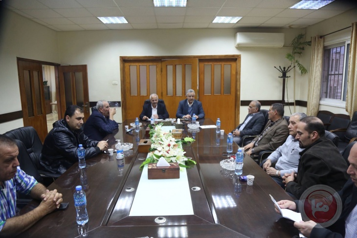 أبو بكر يجتمع مع لجنة صندوق بلدية طولكرم لإسناد حالة الطوارئ