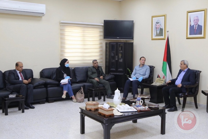 محافظ قلقيلية يلتقي وفداً من مكتب تنسيق الشؤون الانسانية في الامم المتحدة