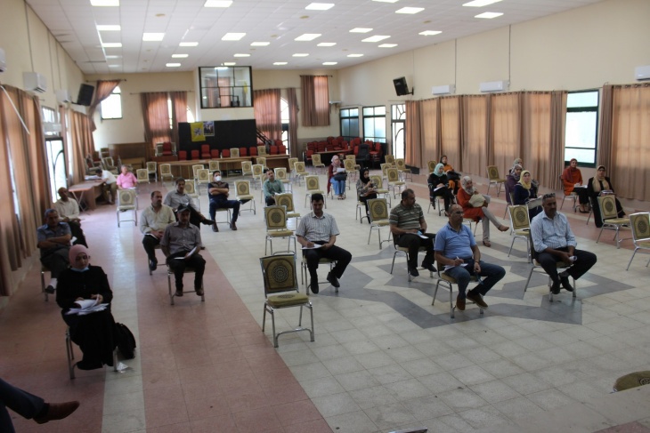 تربية جنوب الخليل تعقد اجتماعاً لرؤساء قاعات امتحان الثانوية العامة