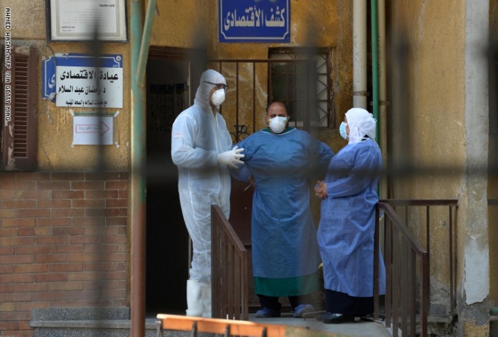 مصر تسجل أعلى حصيلة يومية من اصابات كورونا 