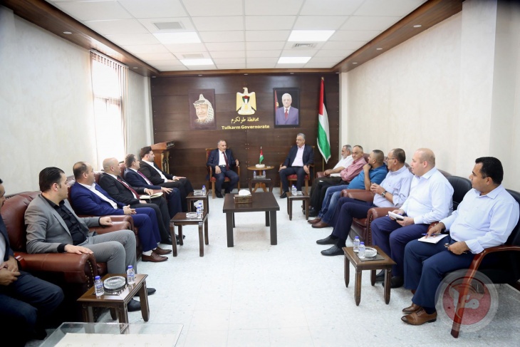 محافظ طولكرم يناقش مع  وزير الاتصالات عددا من القضايا
