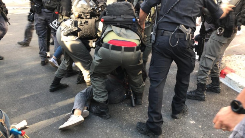 اعتقال 3 شابات- قمع وقفة منددة باستشهاد اياد الحلاق