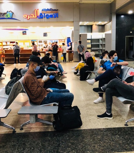بدء وصول العالقين من مصر