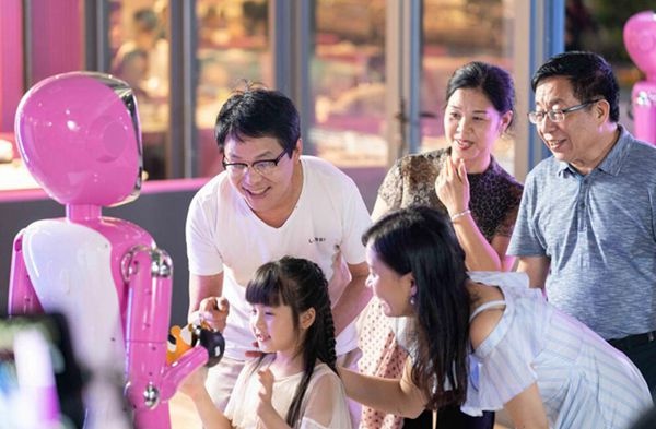 افتتاح مطعم باستخدام الروبوت في الصين