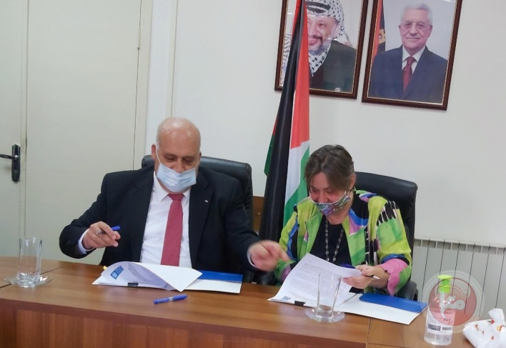 &quot;العمل&quot; و&quot; UNDP&quot; يوقعان اتفاقية لحماية الحقوق المتعلقة بالعمال الفلسطينيين داخل الخط الأخضر