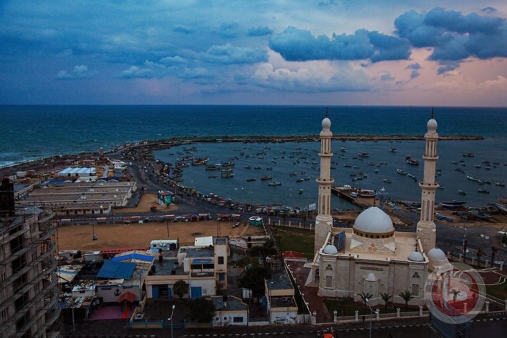 بلدية غزة تعلن انتهاء موسم السباحة في البحر 
