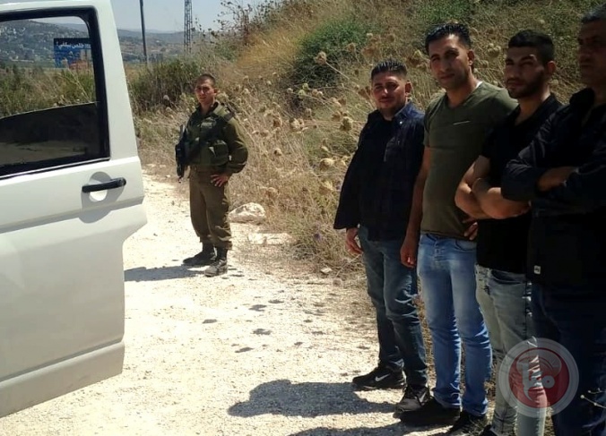 الاحتلال يحتجز 4 من ضباط الشرطة الفلسطينية على حوارة