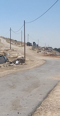 الاحتلال يُسلم اخطارات هدم وإزالة في قرية بيرين شرق الخليل