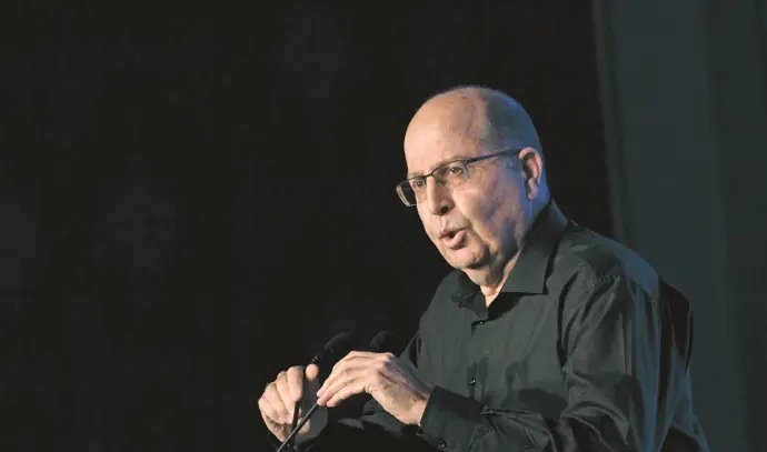 Yaalon calls for the Netanyahu government to step down and elections to be held immediately